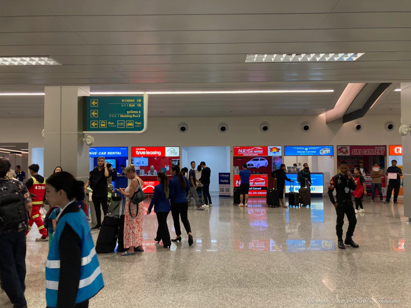 クラビ空港で預け入れて荷物を受け取った後の出口